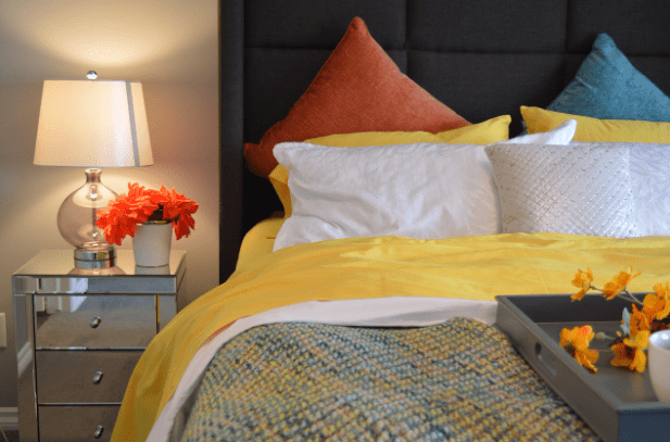 How to Create a Stylish Guest Setup with an Inflatable Mattress and Headboard - DynastyMattress