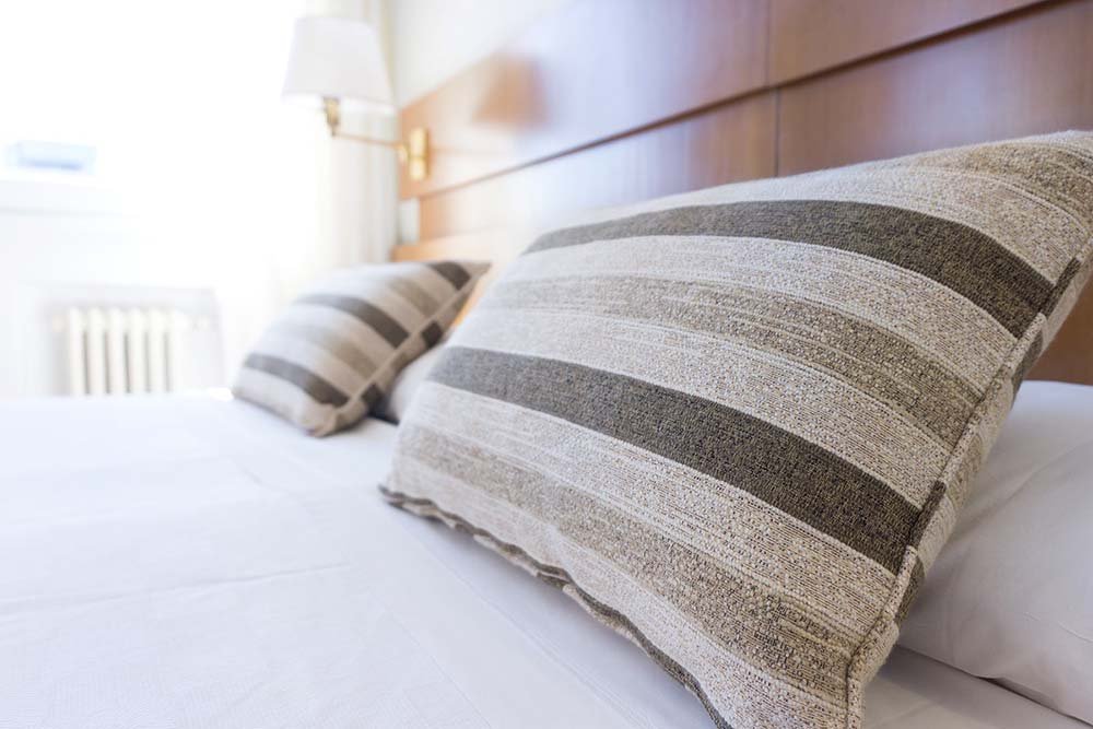 Pillow Top vs. Memory Foam Mattresses: A Simple Comparison - DynastyMattress